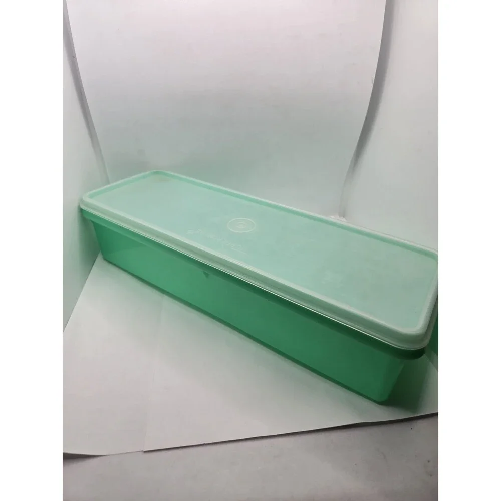 Tupperware Jadite Green Celery Keeper Container 782-8 w/Lid